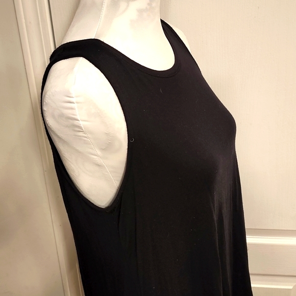 EUC!!! APT.9 Black Droptail Tank - Picture 3 of 4